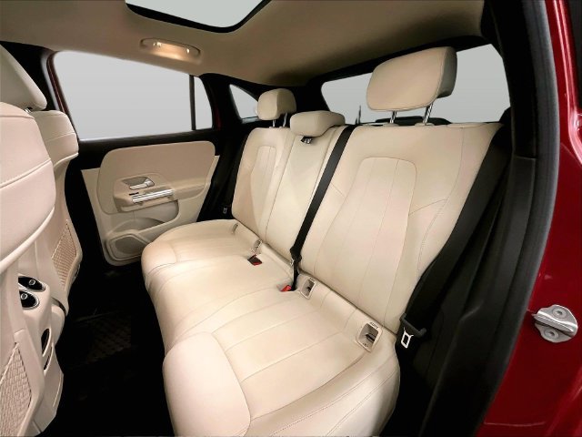 Used 2021 Mercedes-Benz GLA 250 4MATIC image 25