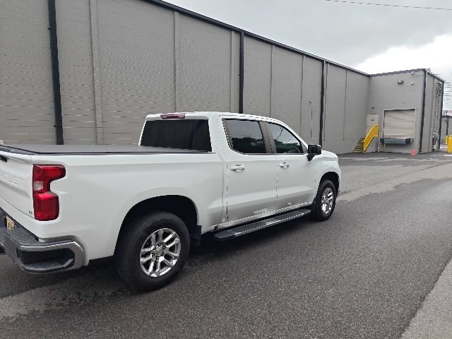 Used 2022 Chevrolet Silverado 1500 LT AWD/4WD image 3