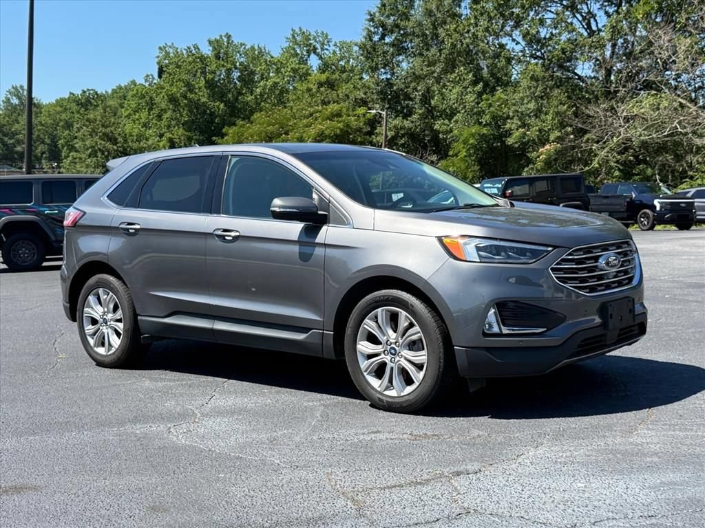 Certified 2022 Ford Edge Titanium w/ Equipment Group 301A AWD/4WD image 2