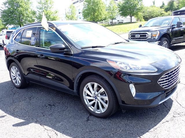 Certified 2022 Ford Escape Titanium w/ Titanium Elite Package AWD/4WD image 12
