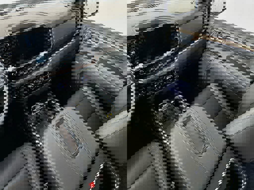 Used 2022 GMC Sierra 1500 Elevation w/ Elevation Premium Package image 14