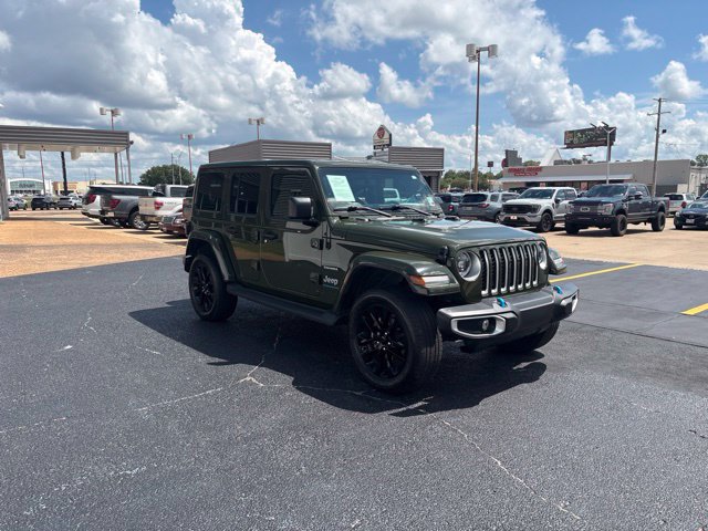 Used 2023 Jeep Wrangler Unlimited Sahara w/ Cold Weather Group AWD/4WD image 11