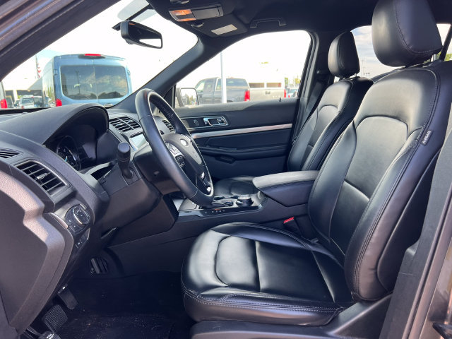 Certified 2019 Ford Explorer XLT w/ Equipment Group 202A AWD/4WD image 3