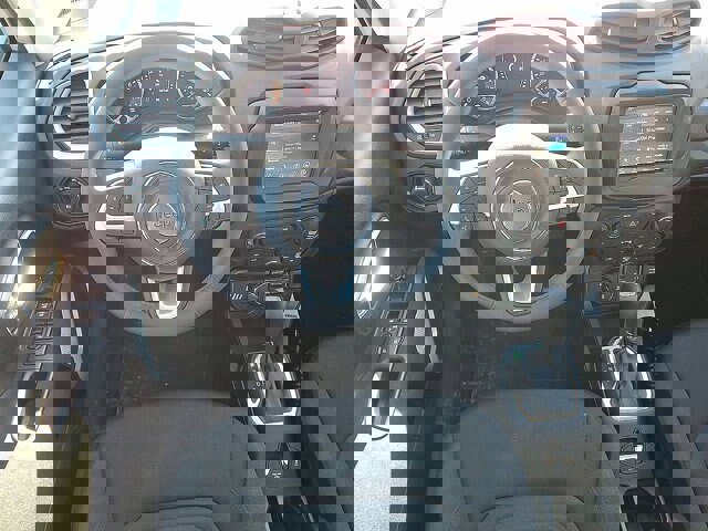 Used 2020 Jeep Renegade Latitude image 25