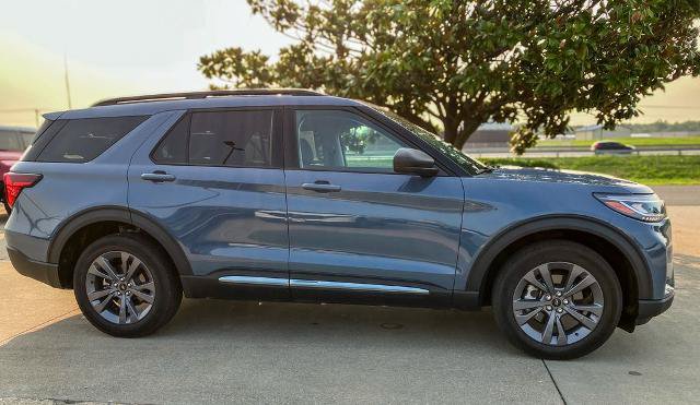 Certified 2025 Ford Explorer Active w/ Active Comfort Package AWD/4WD image 7