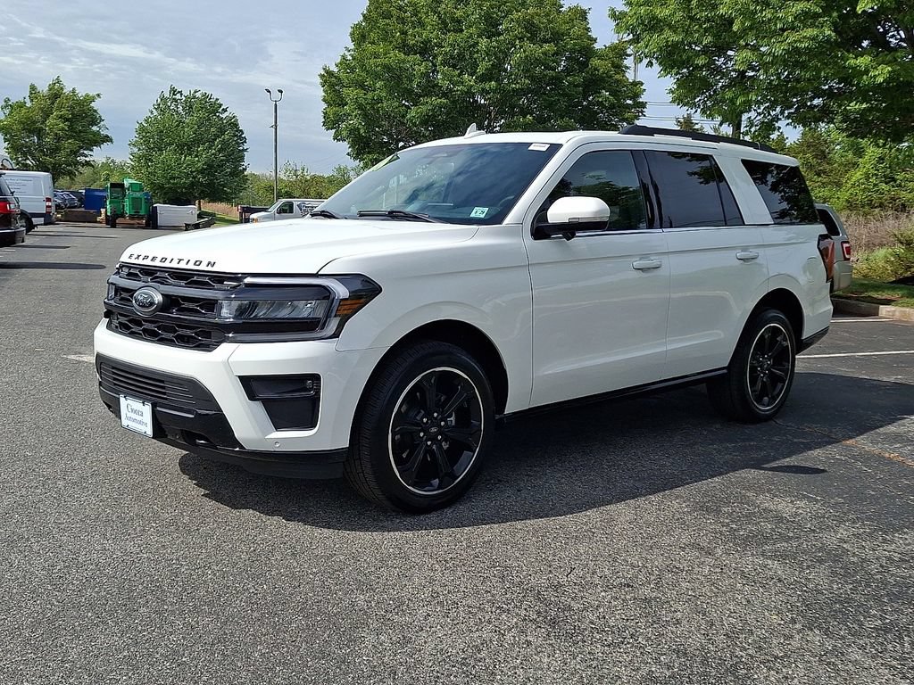 Certified 2024 Ford Expedition Limited AWD/4WD image 6