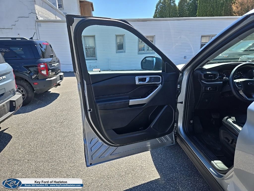 Certified 2023 Ford Explorer XLT w/ Equipment Group 202A AWD/4WD image 46