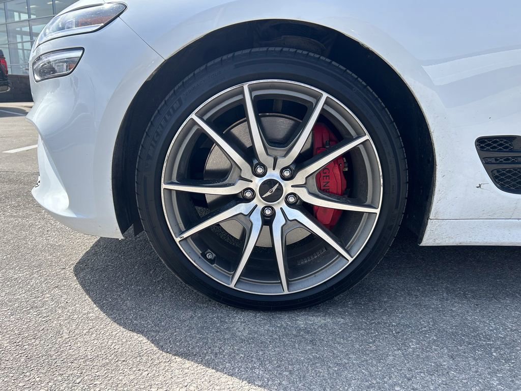 Used 2025 Genesis G70 2.5T image 32
