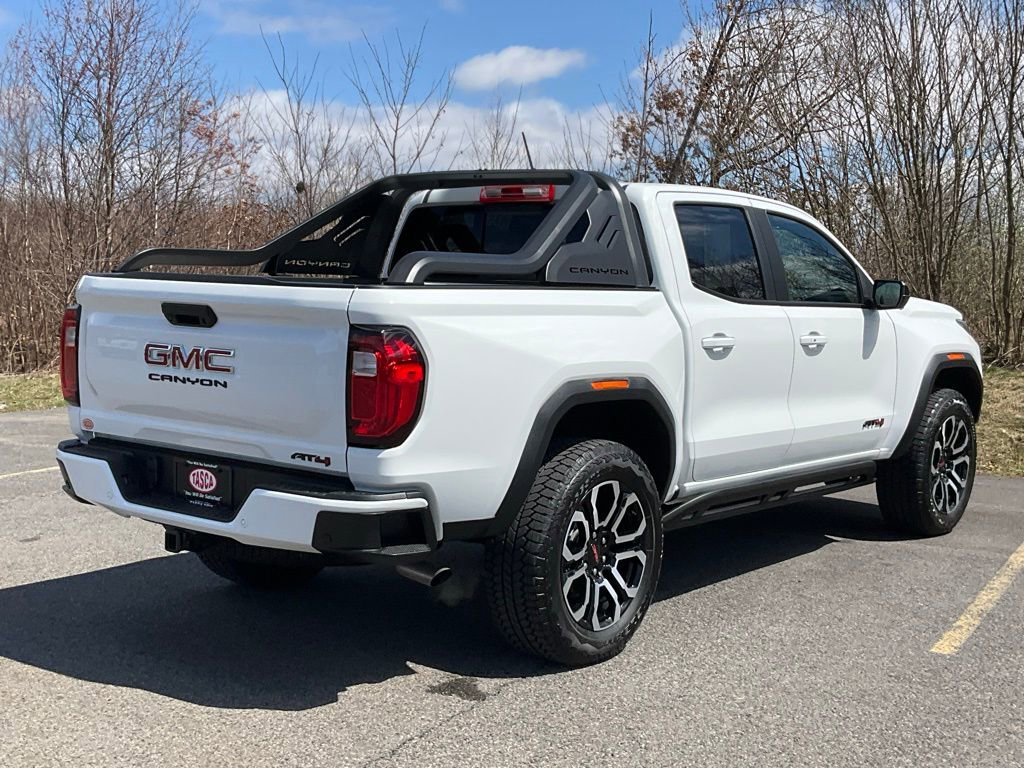 Used 2025 GMC Canyon AT4 w/ Nightfall Edition image 27