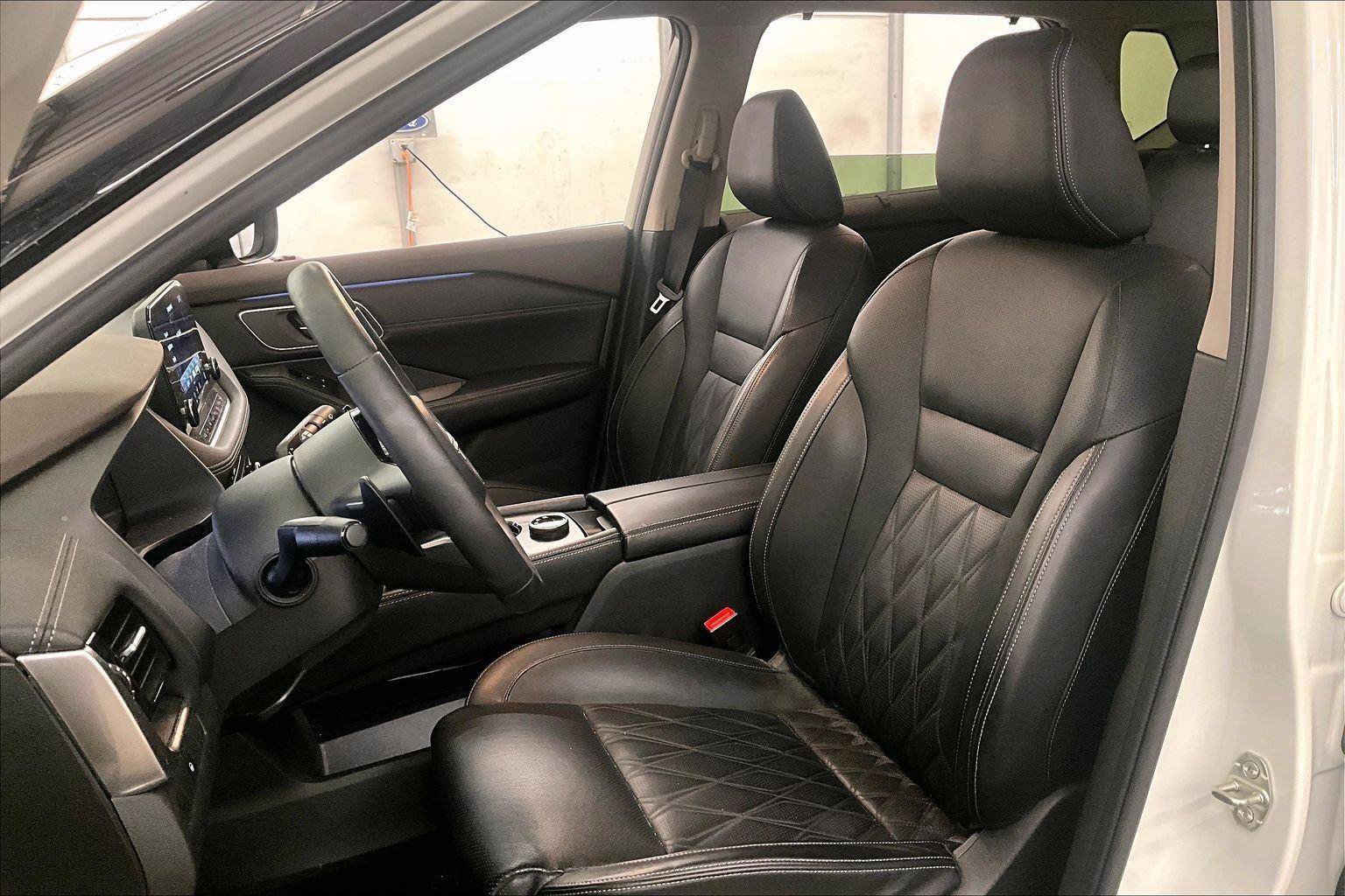 Used 2023 Nissan Rogue Platinum image 24