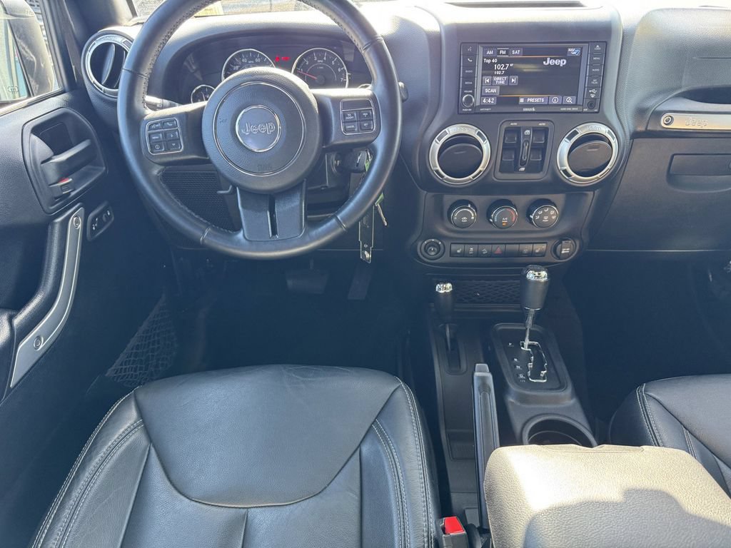 Used 2018 Jeep Wrangler Unlimited Sahara w/ Connectivity Group AWD/4WD image 13