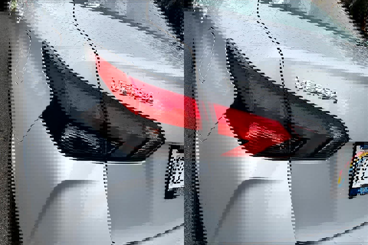 Used 2023 Nissan Versa SV image 32