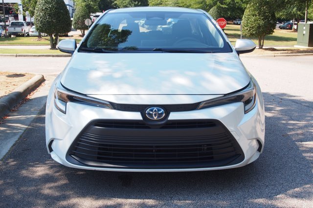 Used 2024 Toyota Corolla LE FWD image 2