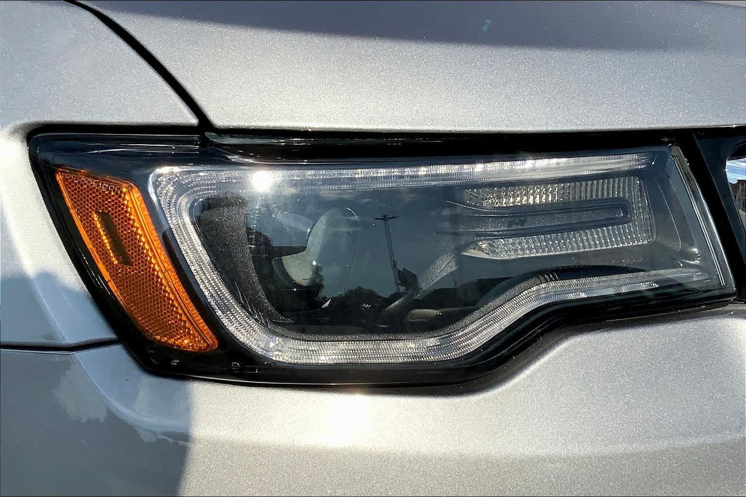 Used 2021 Jeep Grand Cherokee Laredo RWD image 26