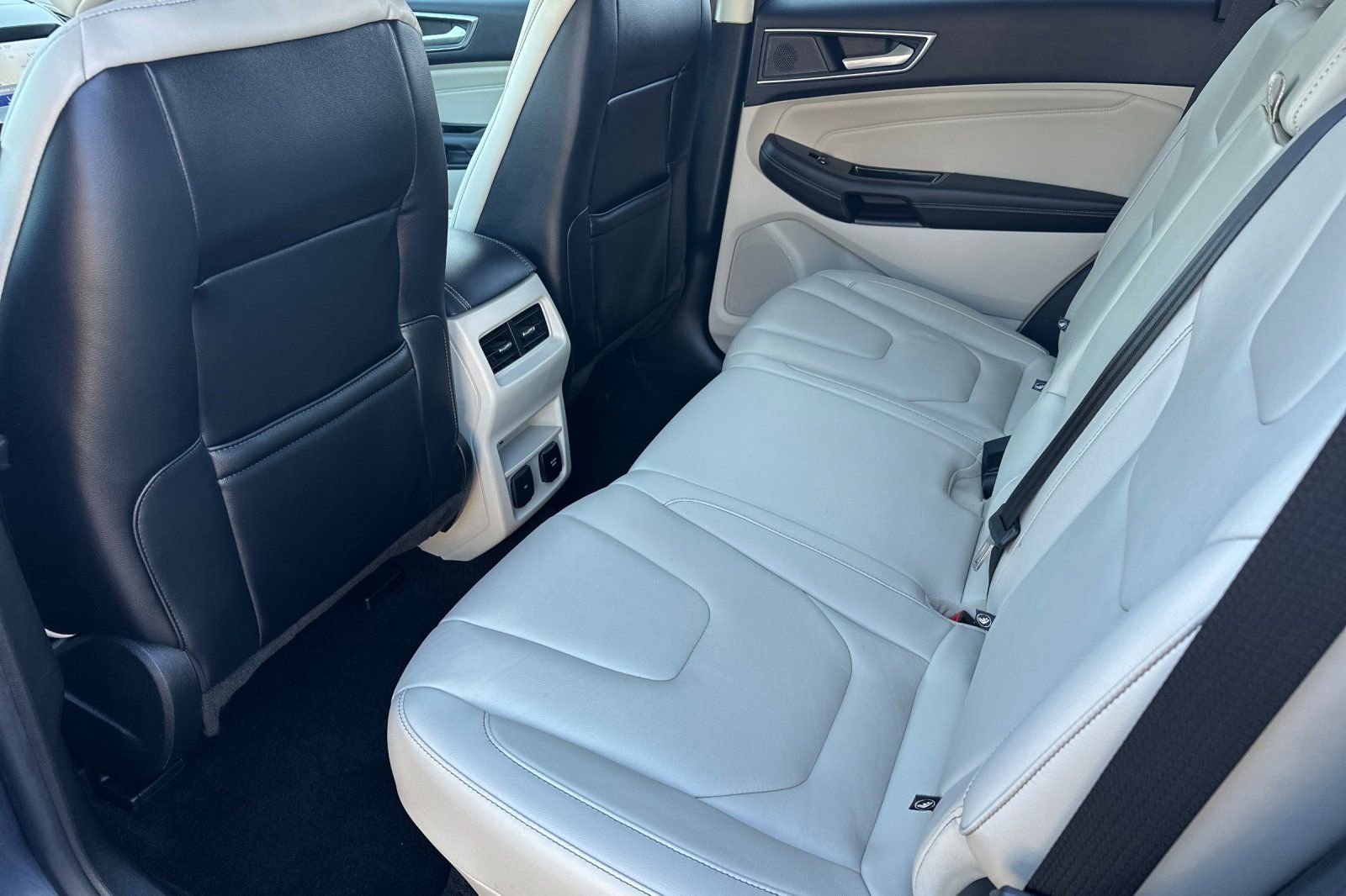 Certified 2019 Ford Edge Titanium w/ Cold Weather Package image 13