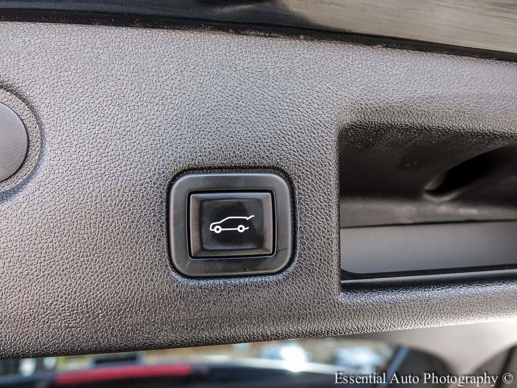 Used 2020 Chevrolet Equinox LT w/ Driver Convenience Package AWD/4WD image 22