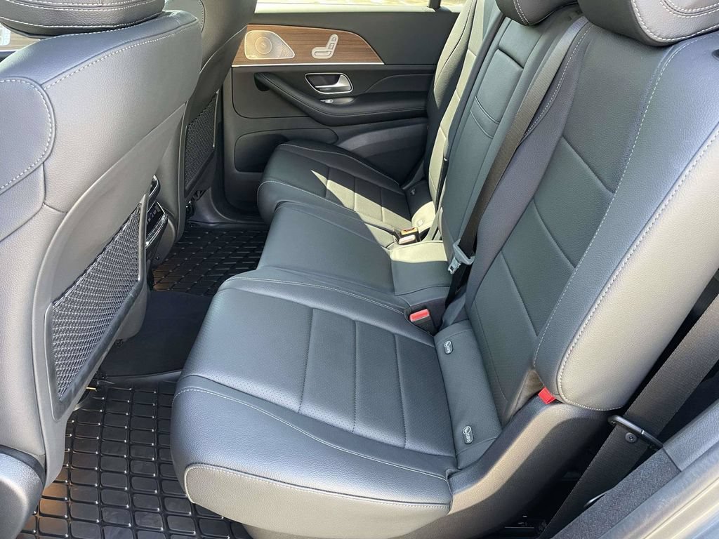 Used 2025 Mercedes-Benz GLS 450 4MATIC image 12