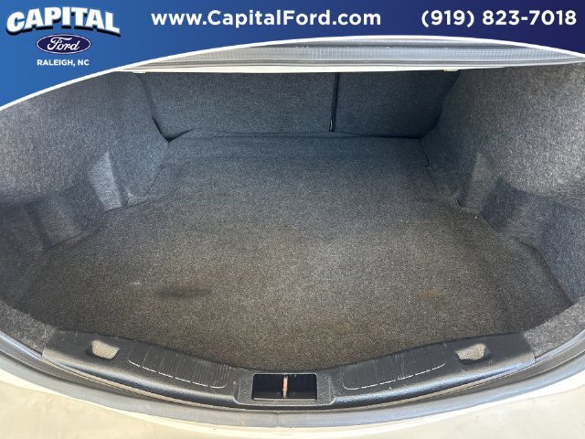 Certified 2018 Ford Fusion SE w/ Fusion SE Technology Package FWD image 16