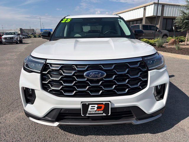 Certified 2025 Ford Explorer Platinum w/ Ultimate Package AWD/4WD image 2