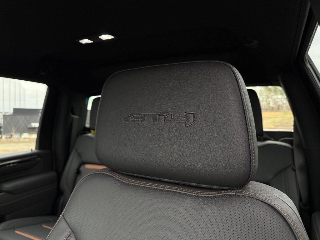 Used 2025 GMC Sierra 2500 AT4 w/ AT4 Preferred Package image 23