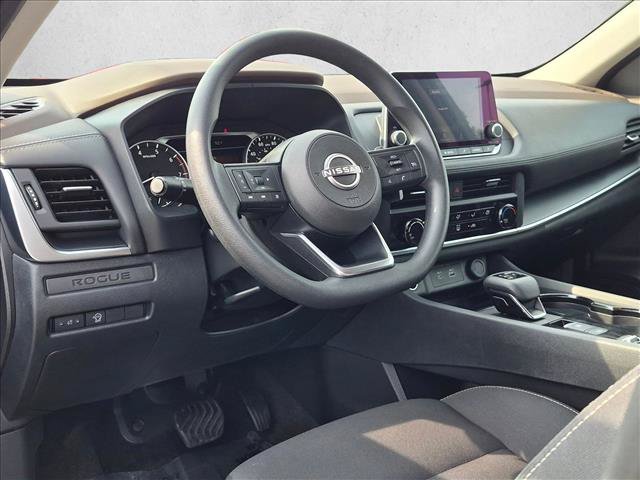 Used 2023 Nissan Rogue S FWD image 10