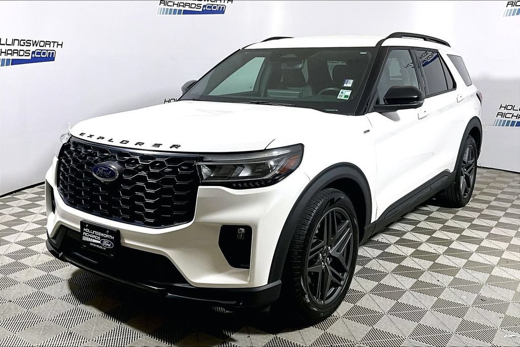 Certified 2025 Ford Explorer ST-Line w/ Premium Package RWD image 1
