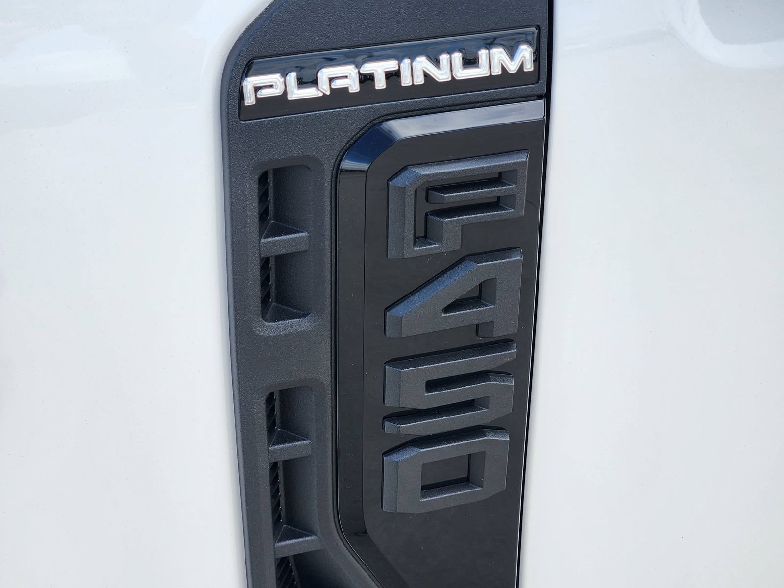 Certified 2025 Ford F450 Platinum w/ FX4 Off-Road Package AWD/4WD image 15