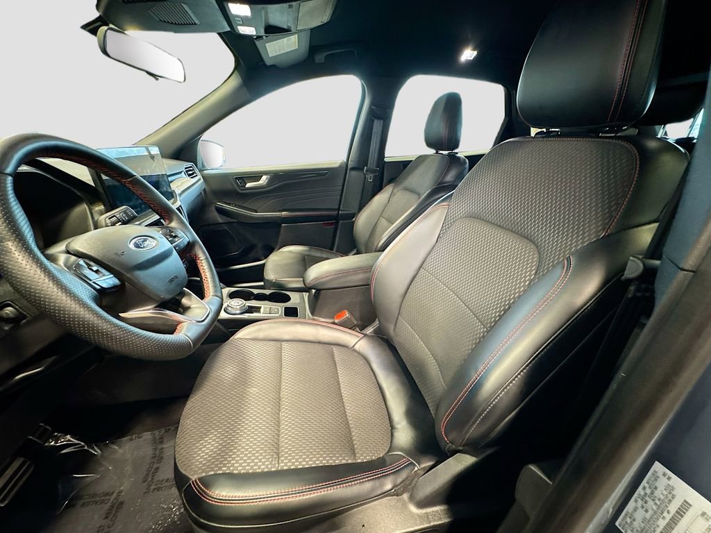 Certified 2024 Ford Escape ST-Line w/ Tech Pack #1 AWD/4WD image 18