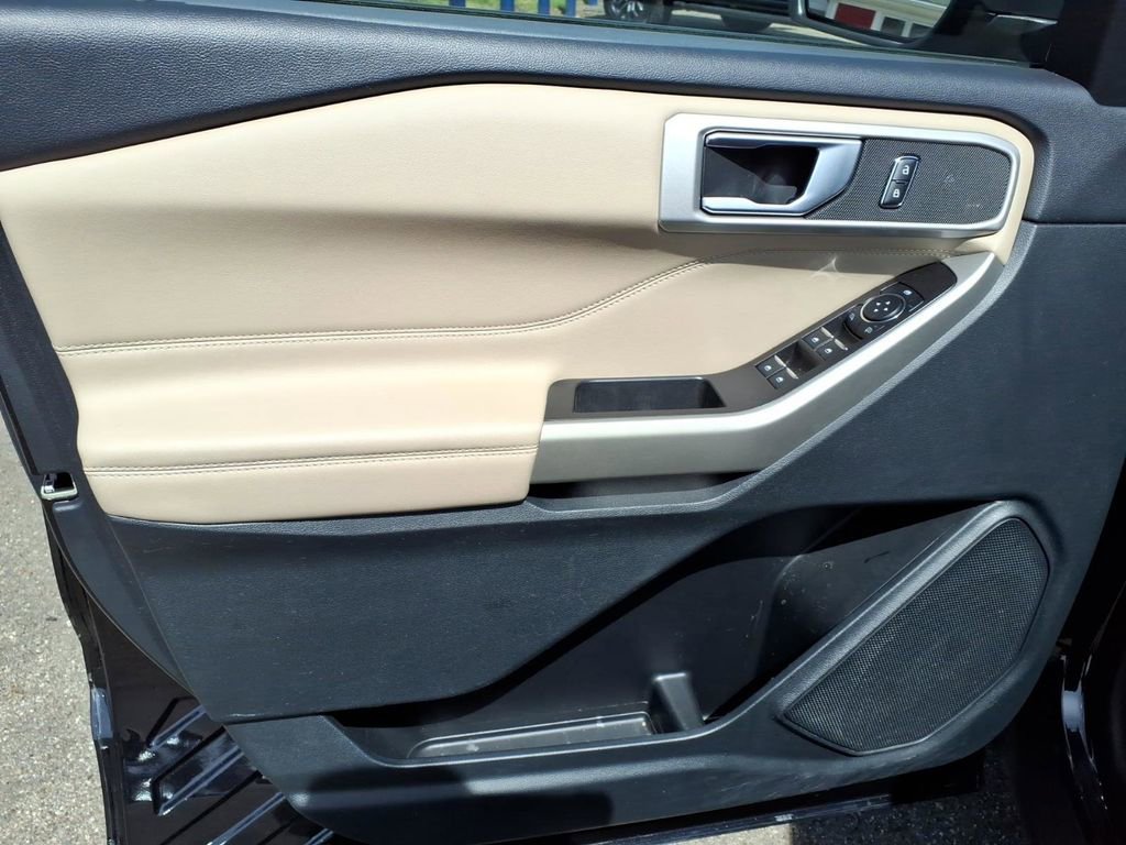 Certified 2023 Ford Explorer XLT w/ Equipment Group 202A AWD/4WD image 14