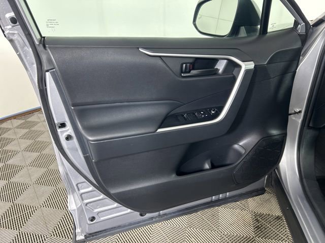 Used 2023 Toyota RAV4 LE AWD/4WD image 8
