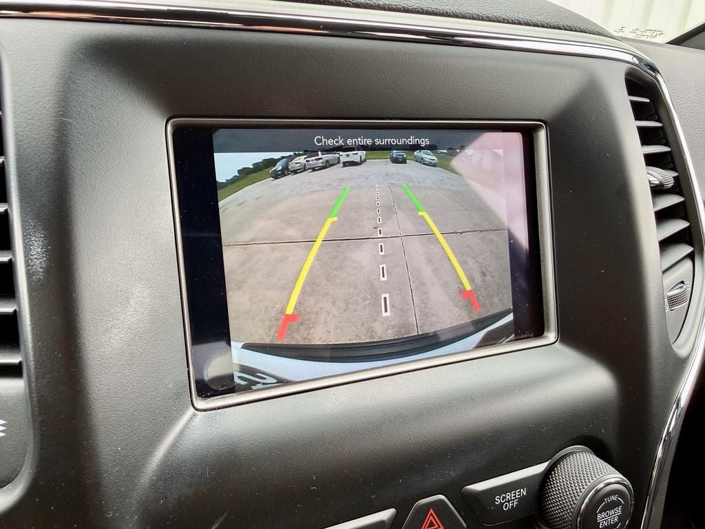 Used 2020 Jeep Grand Cherokee Laredo AWD/4WD image 29