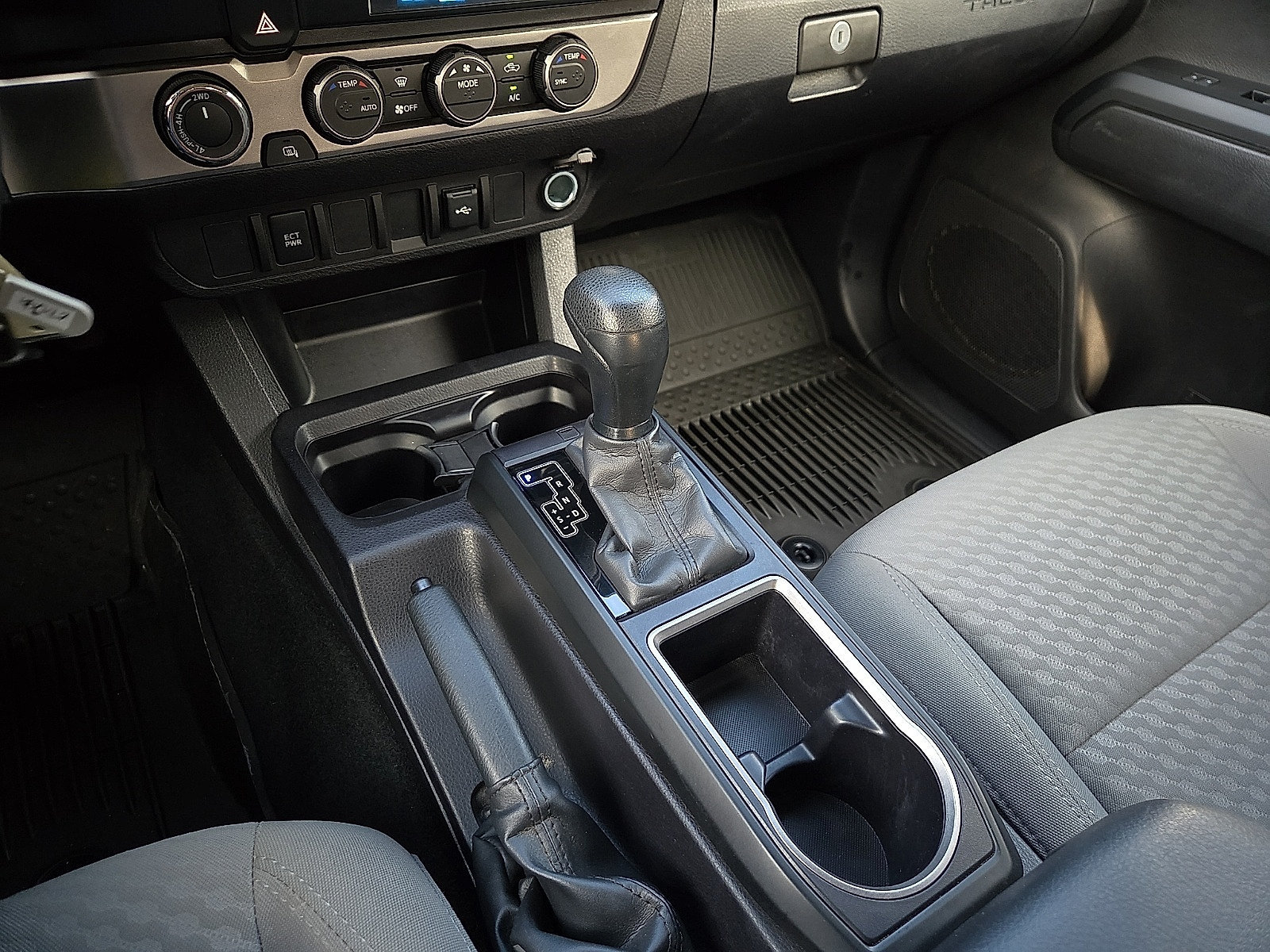 Used 2022 Toyota Tacoma SR AWD/4WD image 25