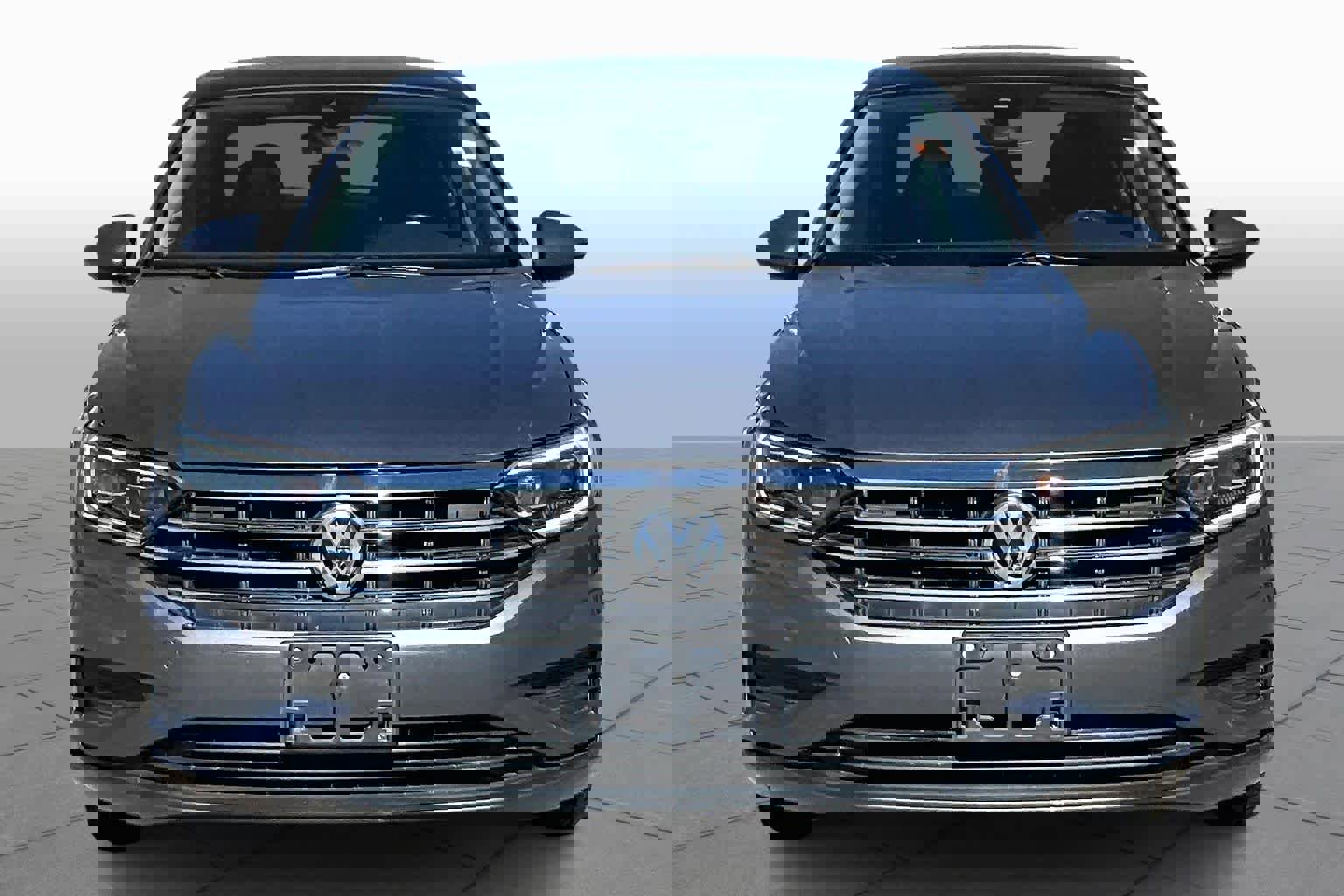 Used 2019 Volkswagen Jetta SEL w/ Cold Weather Package image 4