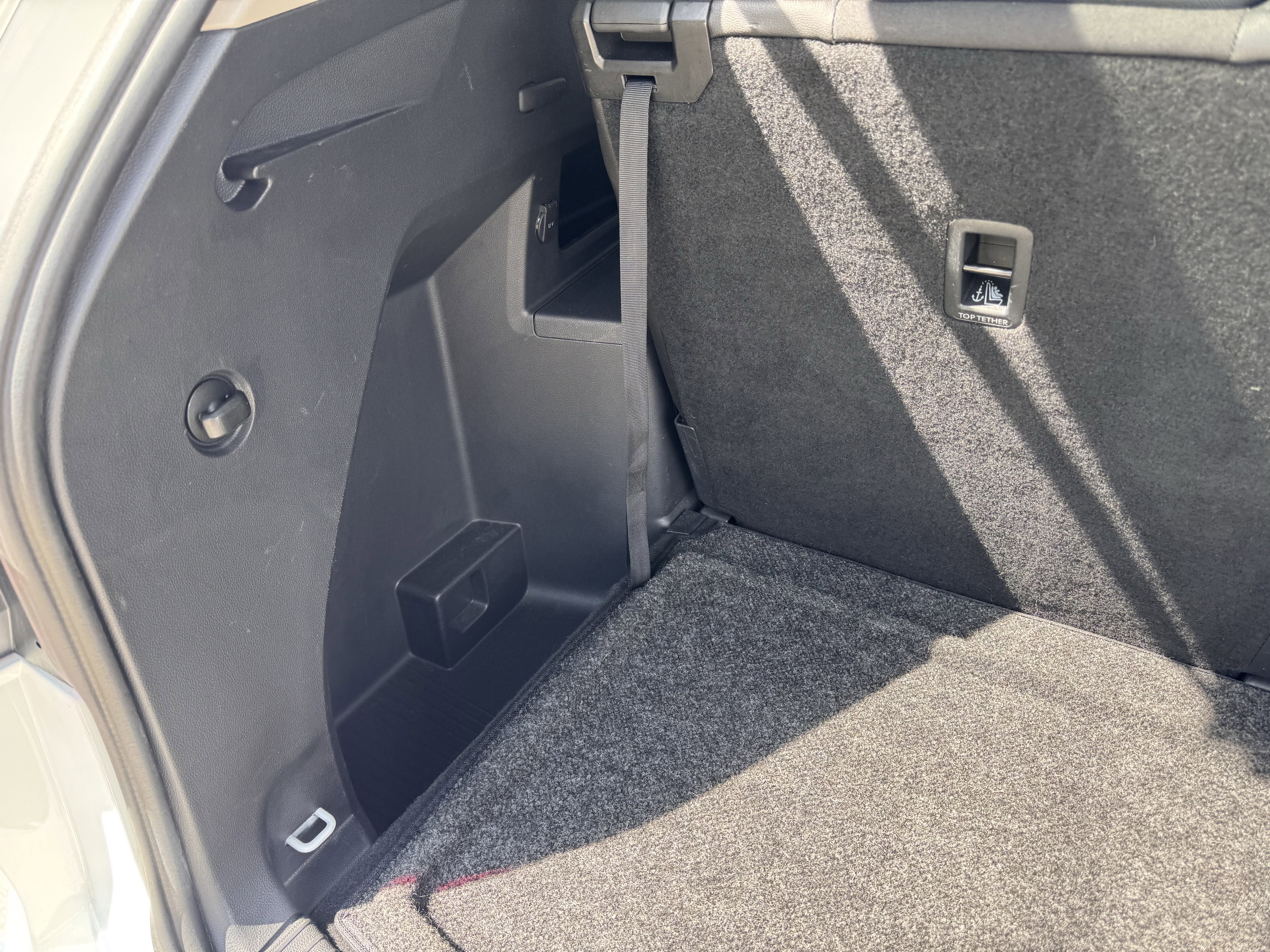 Used 2022 Volkswagen Atlas SE image 37