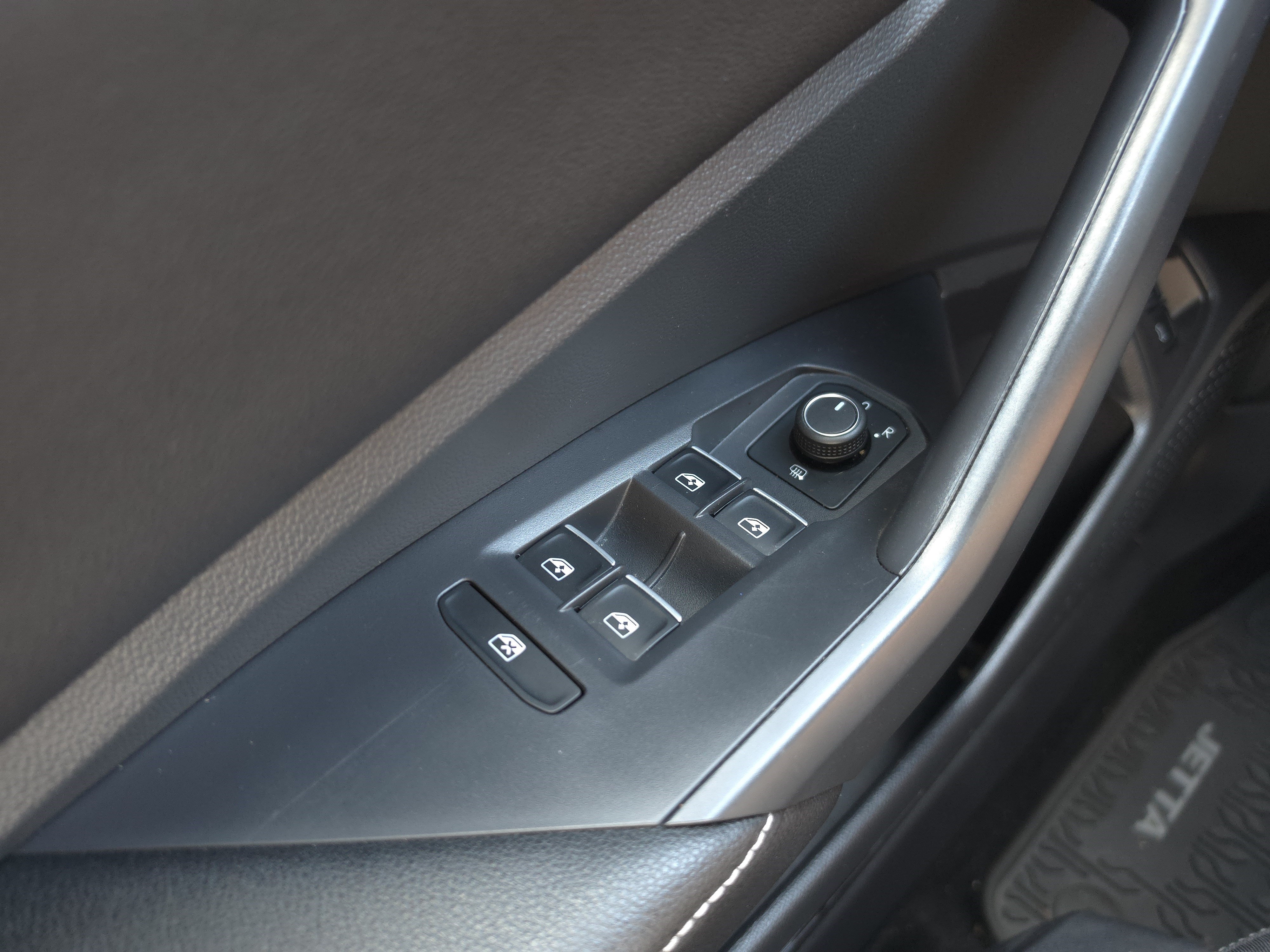 Used 2022 Volkswagen Jetta Sport FWD image 25