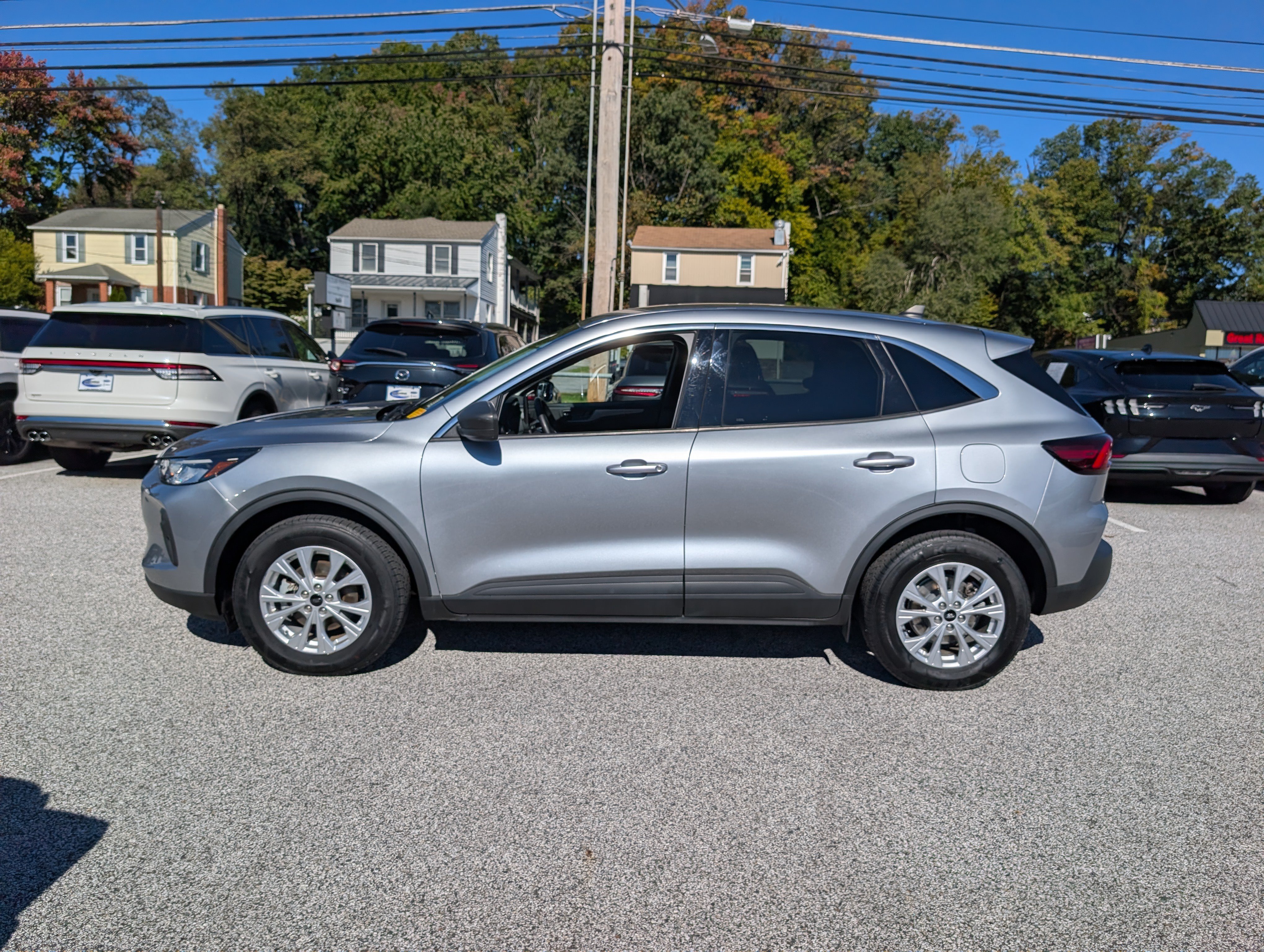 Certified 2023 Ford Escape Active w/ Tech Pack #1 AWD/4WD image 3