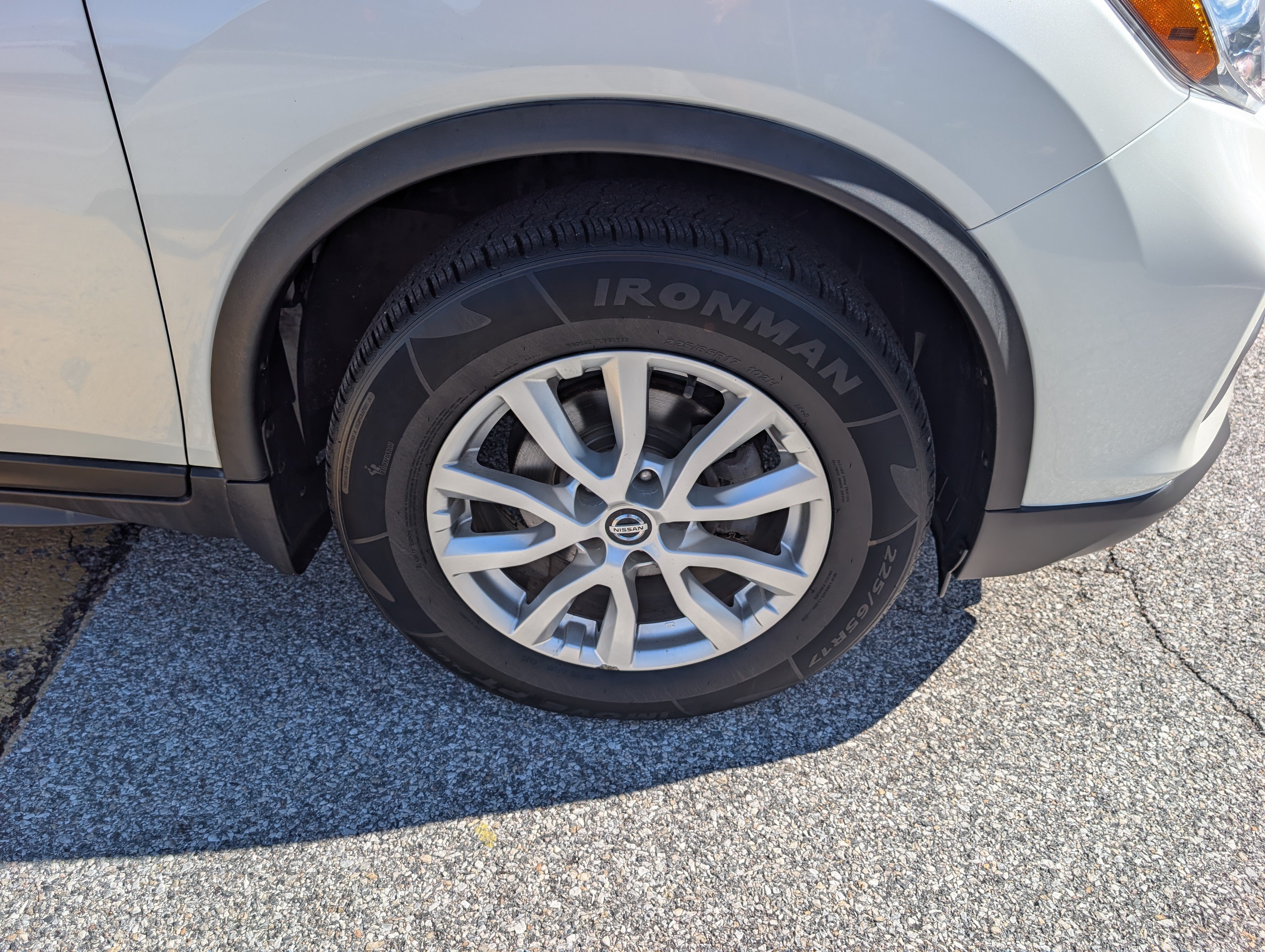 Used 2018 Nissan Rogue SV w/ Premium Package AWD/4WD image 11