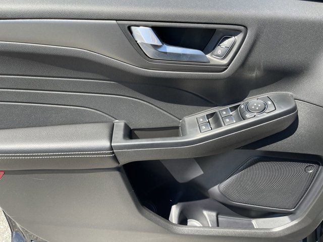 Certified 2025 Ford Escape SE FWD image 4