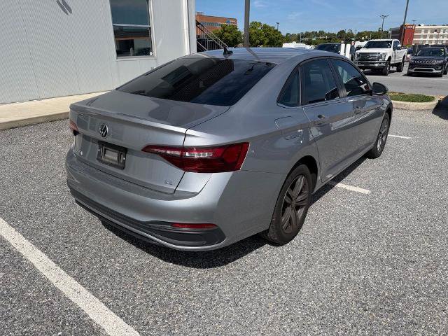 Used 2024 Volkswagen Jetta SE w/ Panoramic Sunroof Package FWD image 8