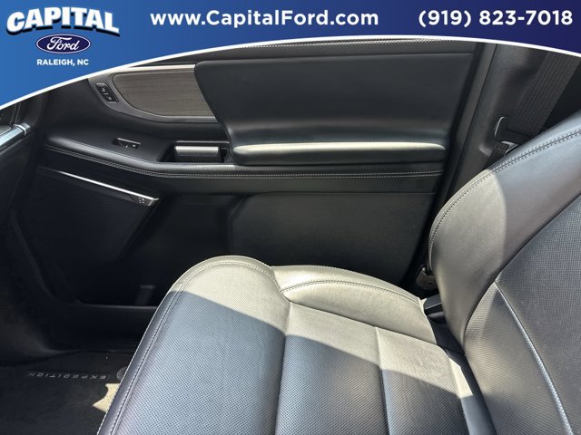 Certified 2025 Ford Expedition Max Platinum w/ Driver's Package AWD/4WD image 29