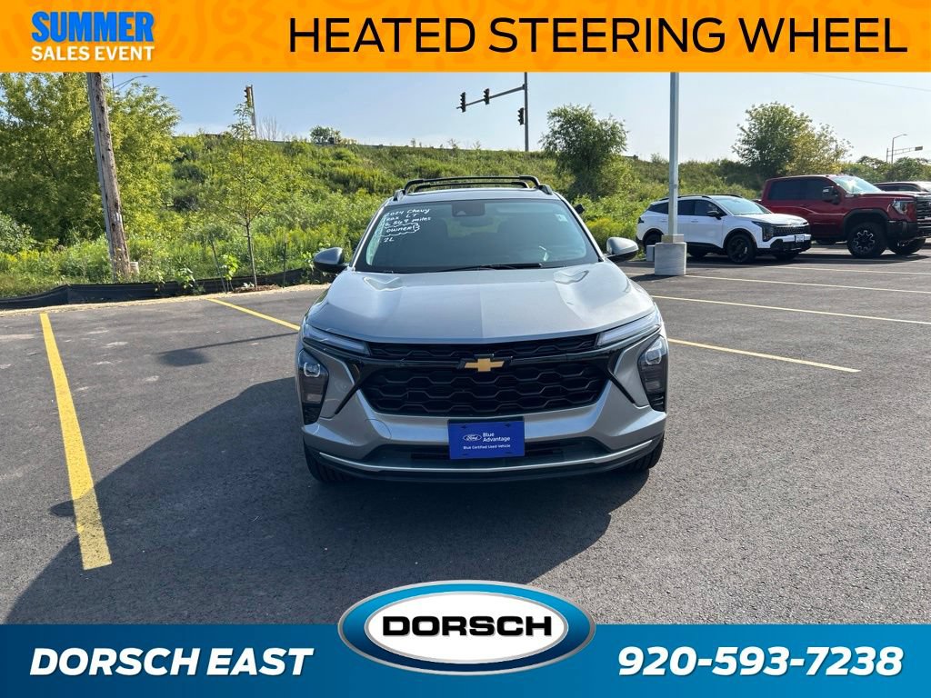 Used 2024 Chevrolet Trax LT w/ Driver Confidence Package FWD image 3