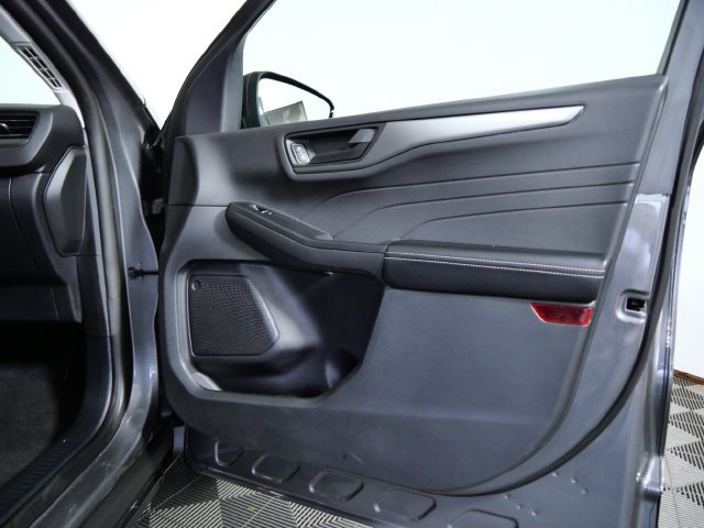 Certified 2025 Ford Escape Active AWD/4WD image 11