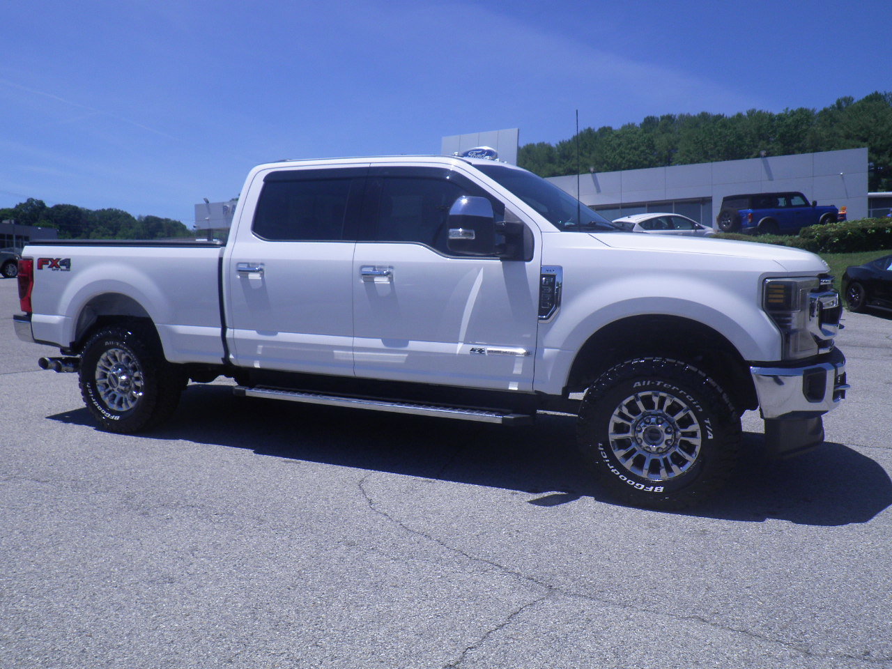 Certified 2022 Ford F350 XLT w/ XLT Premium Package AWD/4WD image 8