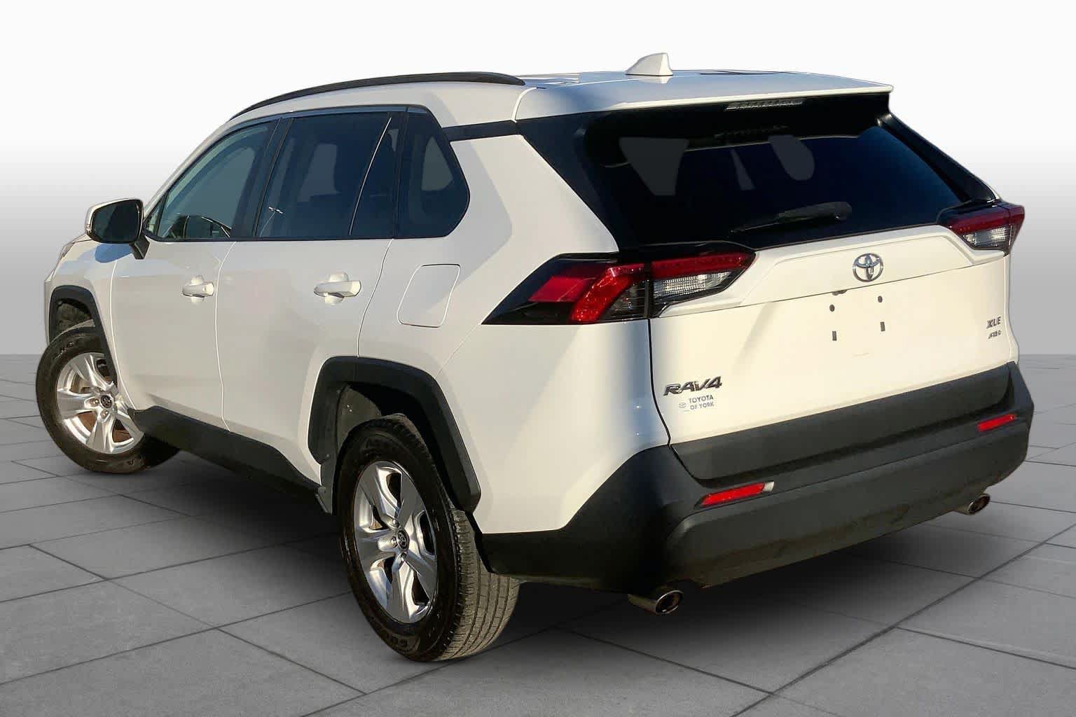 Used 2021 Toyota RAV4 XLE w/ Convenience Package AWD/4WD image 12