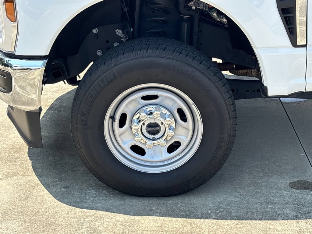 Certified 2025 Ford F250 XL w/ XL Chrome Package AWD/4WD image 11