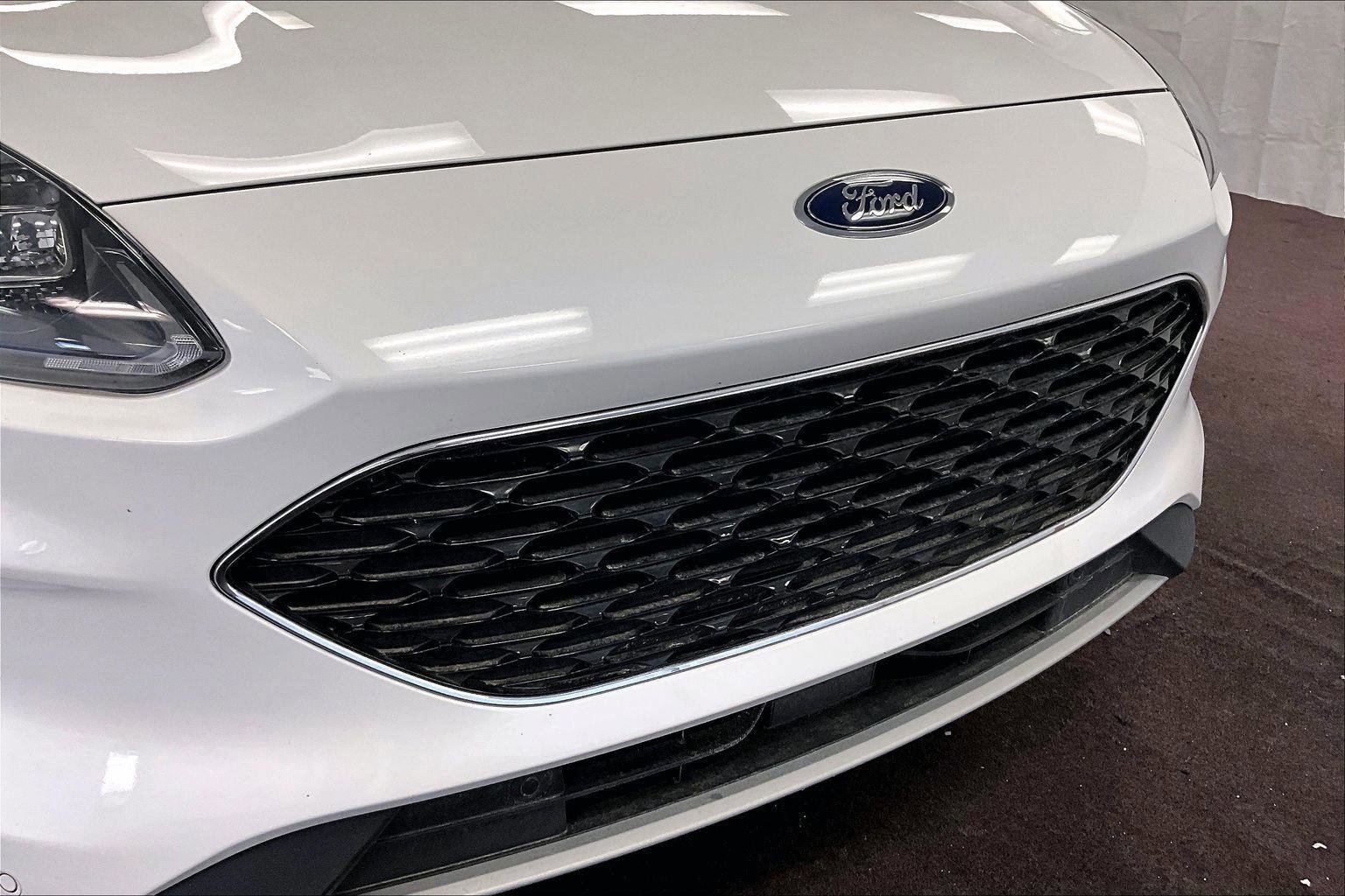 Certified 2022 Ford Escape Titanium w/ Class II Trailer Tow Package image 29