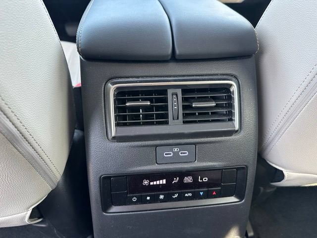 Used 2025 MAZDA CX-90 Plug-In Hybrid w/ Preferred AWD/4WD image 18