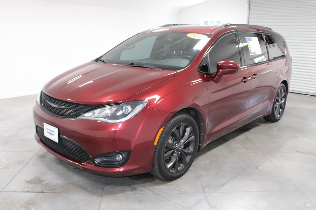 Used 2018 Chrysler Pacifica Touring-L w/ Premium Audio Group FWD image 5