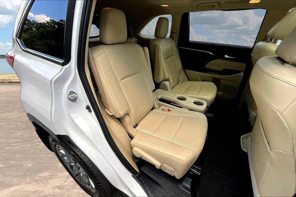 Used 2019 Toyota Highlander Limited Platinum AWD/4WD image 27