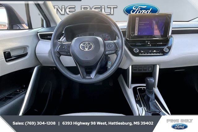 Used 2023 Toyota Corolla Cross L image 7